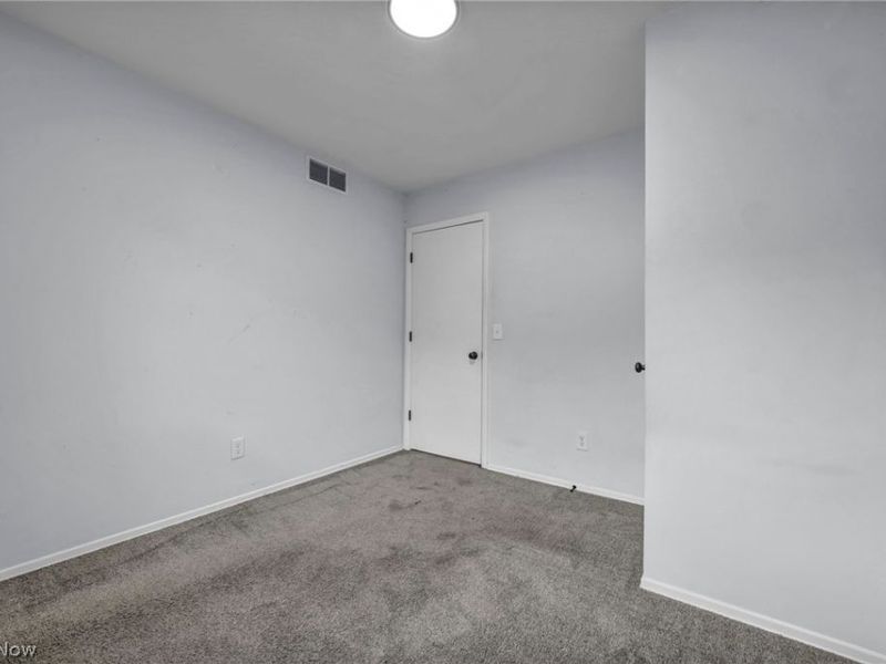 692 Zeletta Drive , Akron, OH 44319 Photo 21