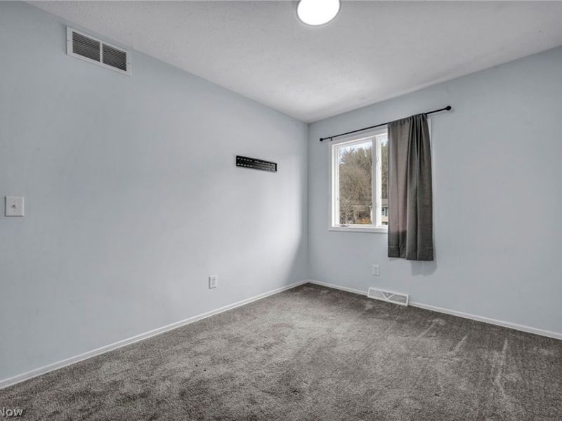 692 Zeletta Drive , Akron, OH 44319 Photo 24