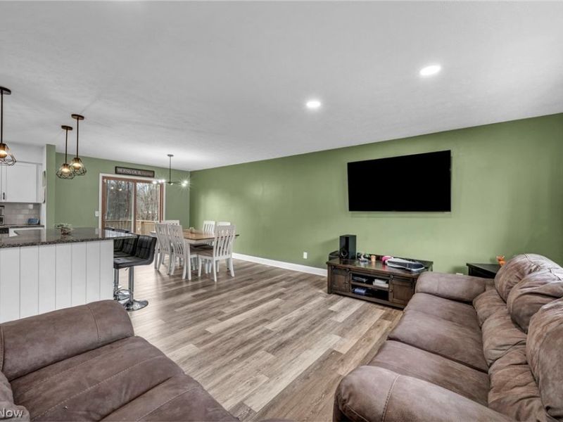 692 Zeletta Drive , Akron, OH 44319 Photo 8