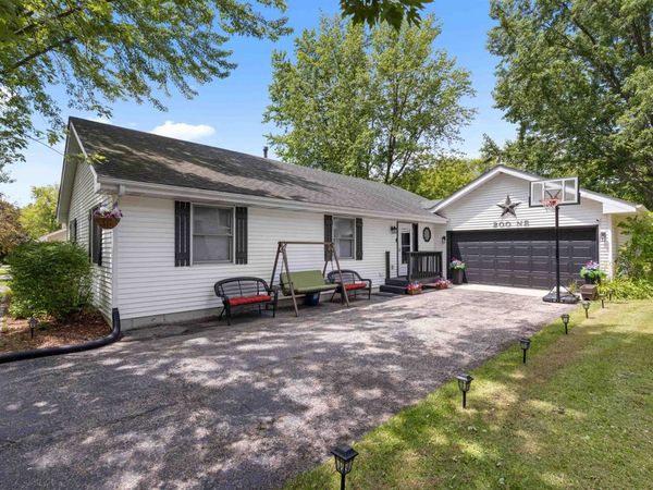 200 Bounty Drive NE, POPLAR GROVE, IL 61065