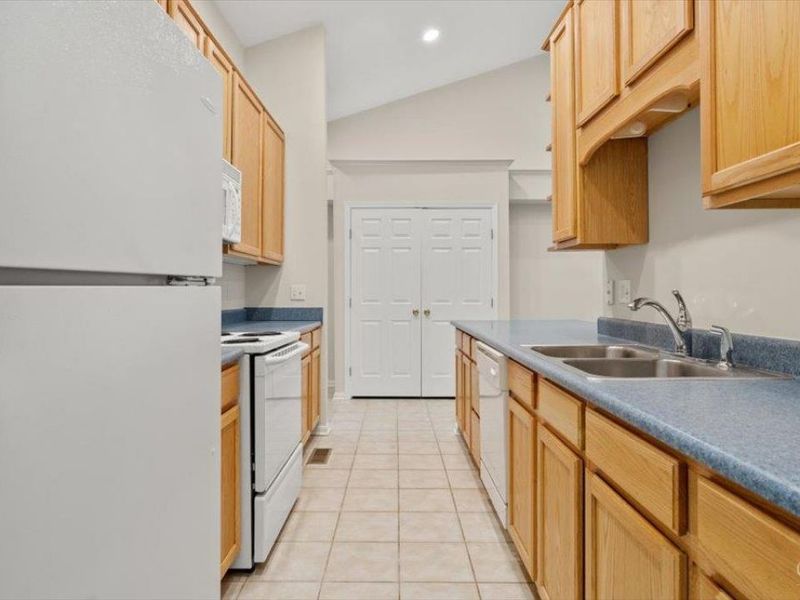 744 Breckenridge Court, Unit 204, Union Twp, OH 45244 Photo 14