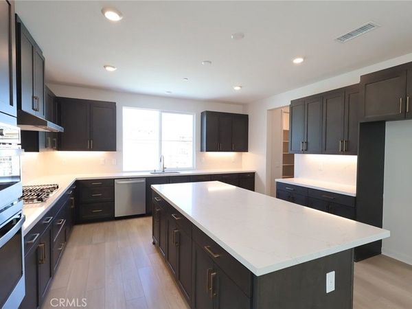 27328 Bear Paw Lane, Valencia, CA 91381