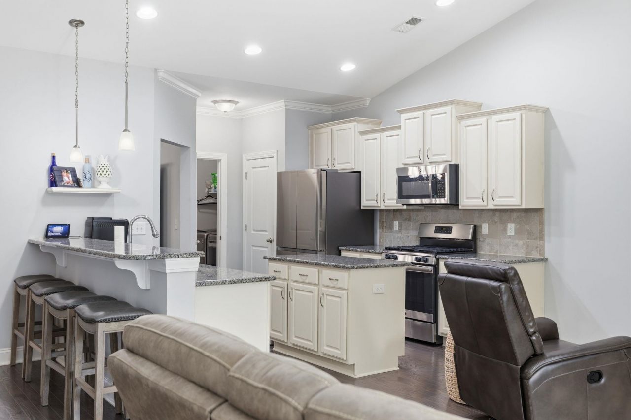 136 Parmelee Dr. Photo 13