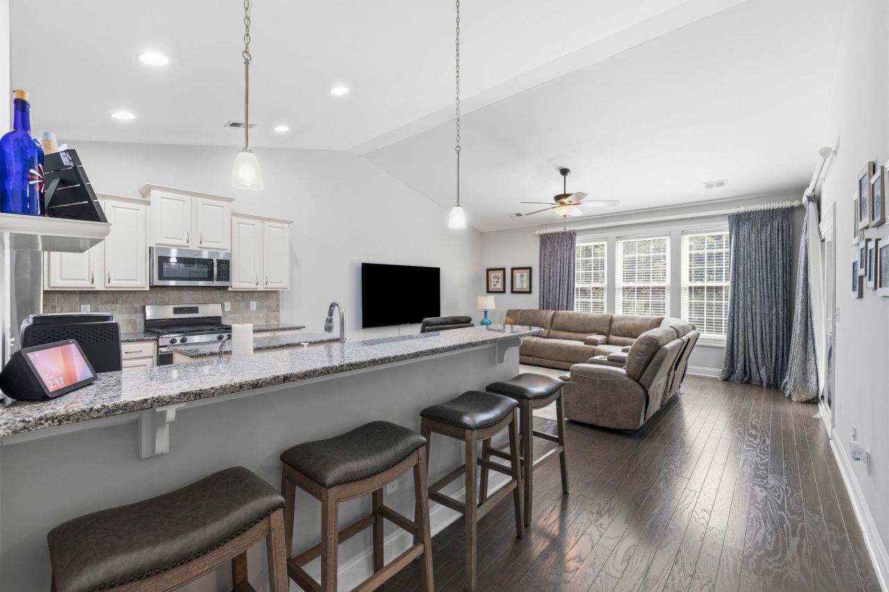 136 Parmelee Dr. Photo 14