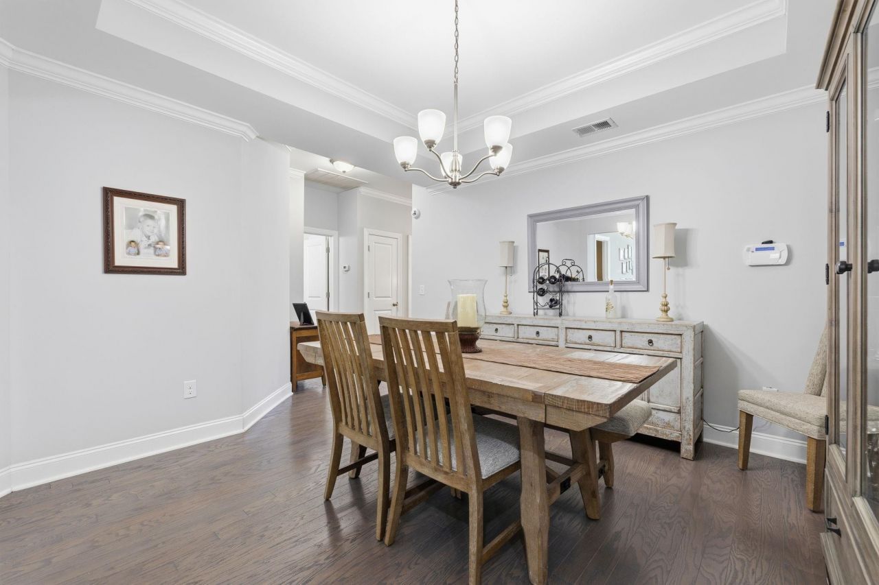 136 Parmelee Dr. Photo 22