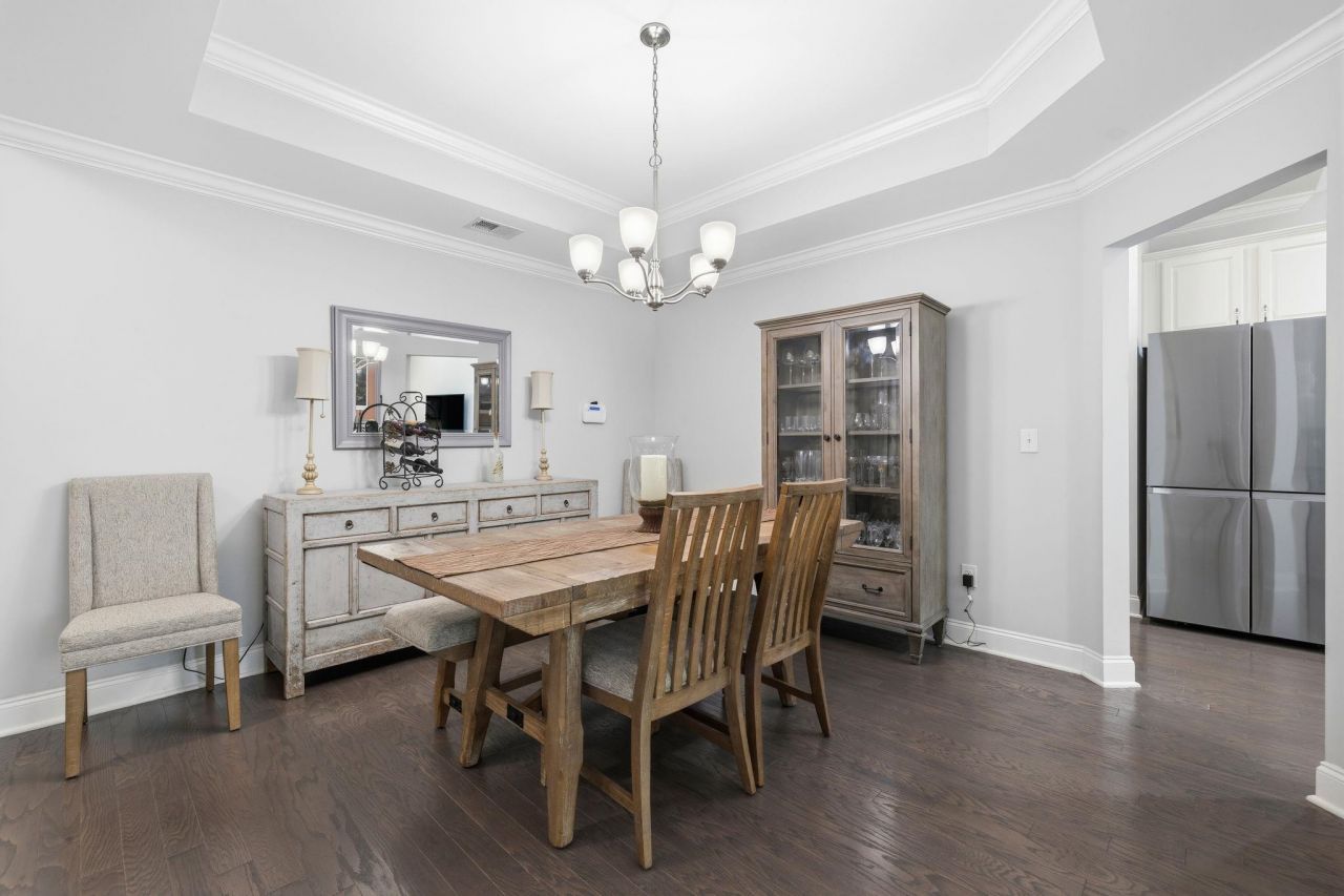 136 Parmelee Dr. Photo 23