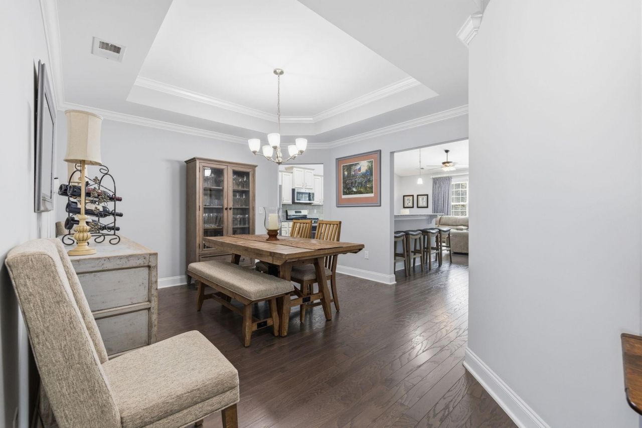 136 Parmelee Dr. Photo 24