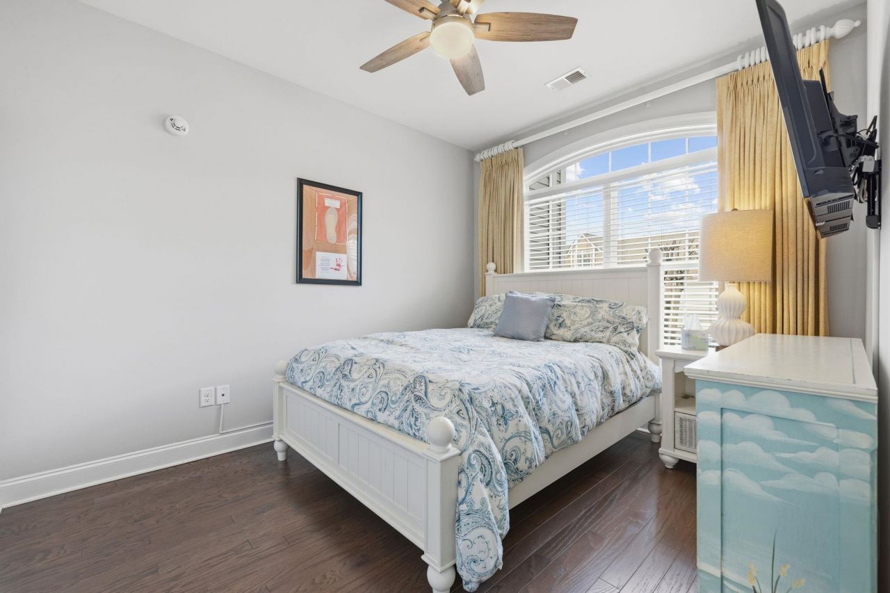 136 Parmelee Dr. Photo 30