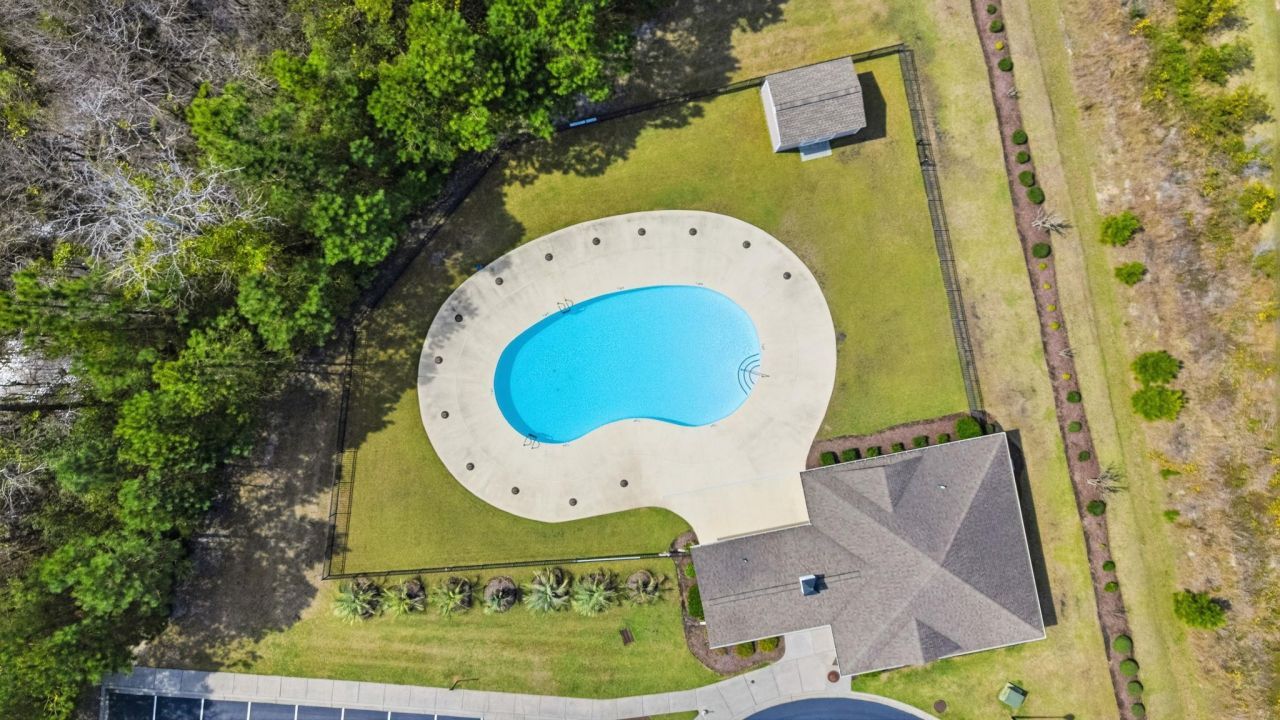 136 Parmelee Dr. Photo 4