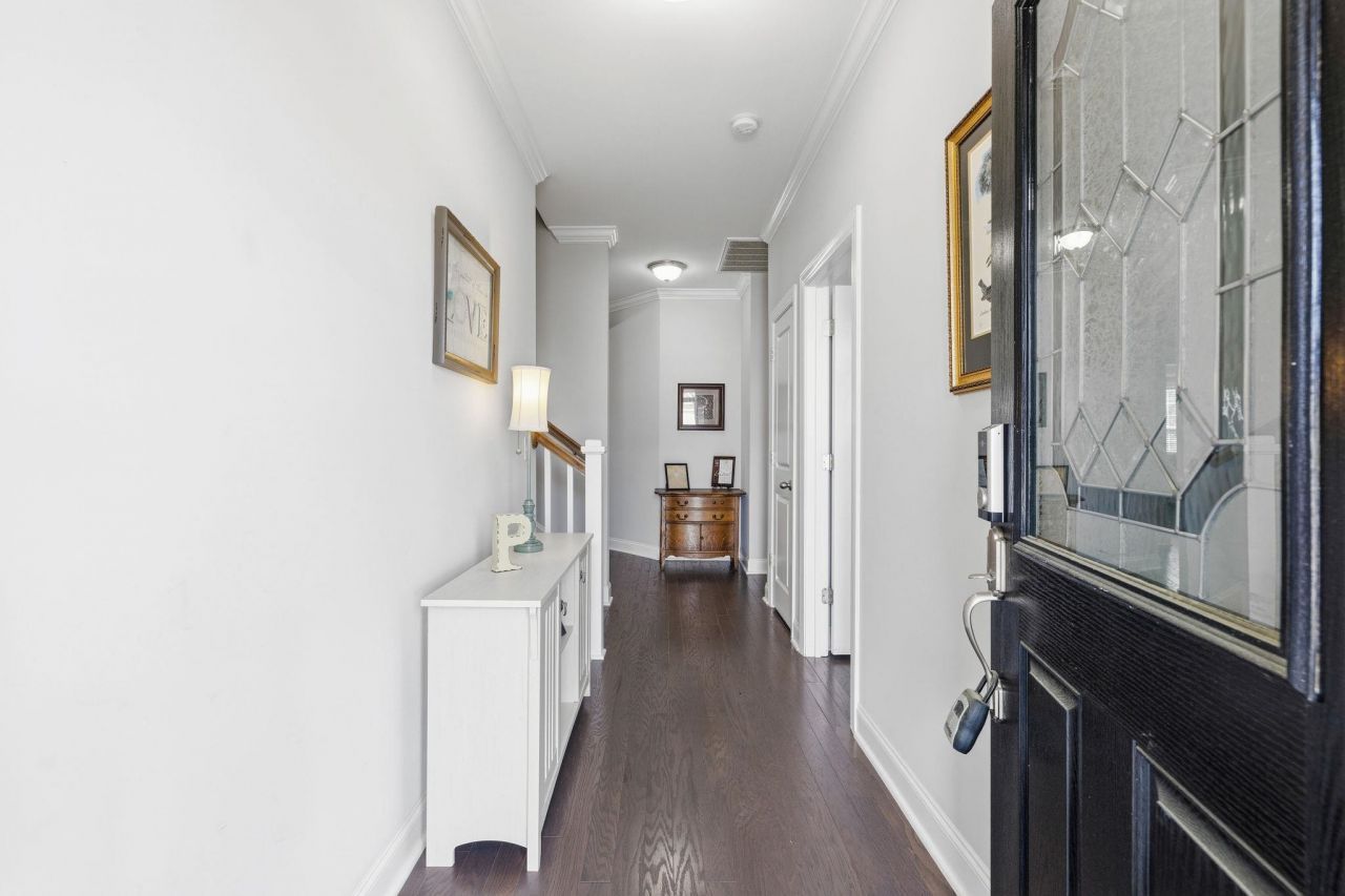 136 Parmelee Dr. Photo 6