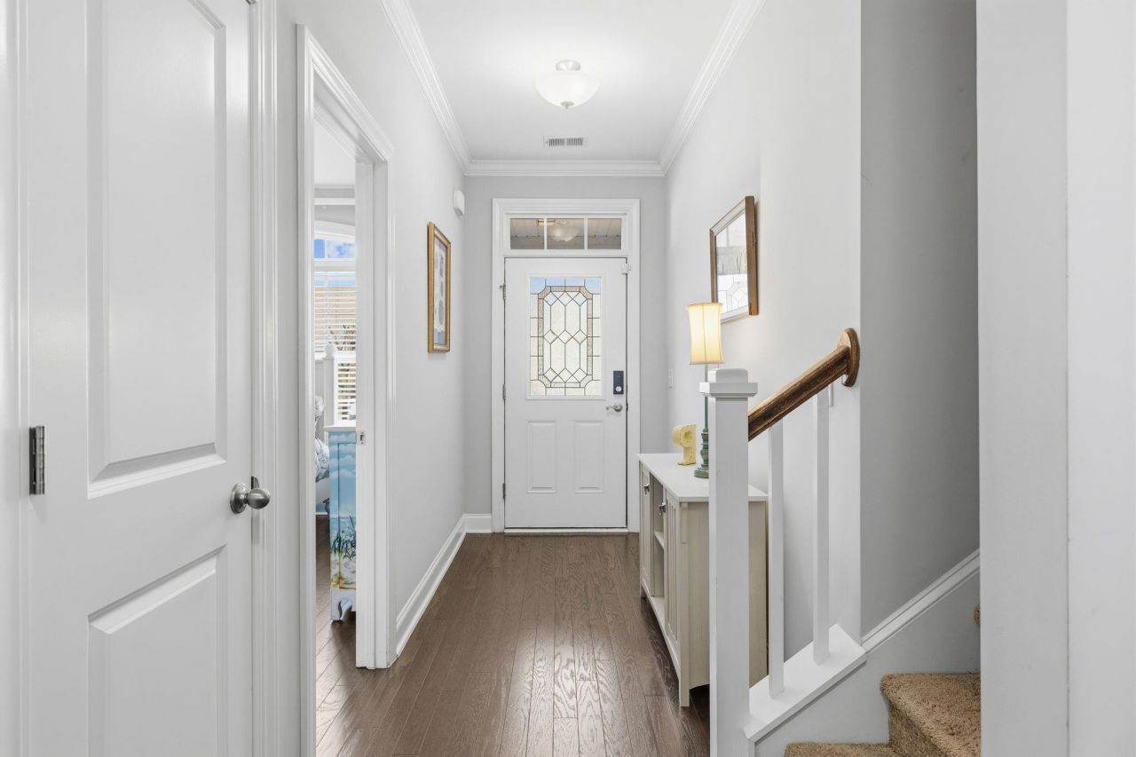 136 Parmelee Dr. Photo 7