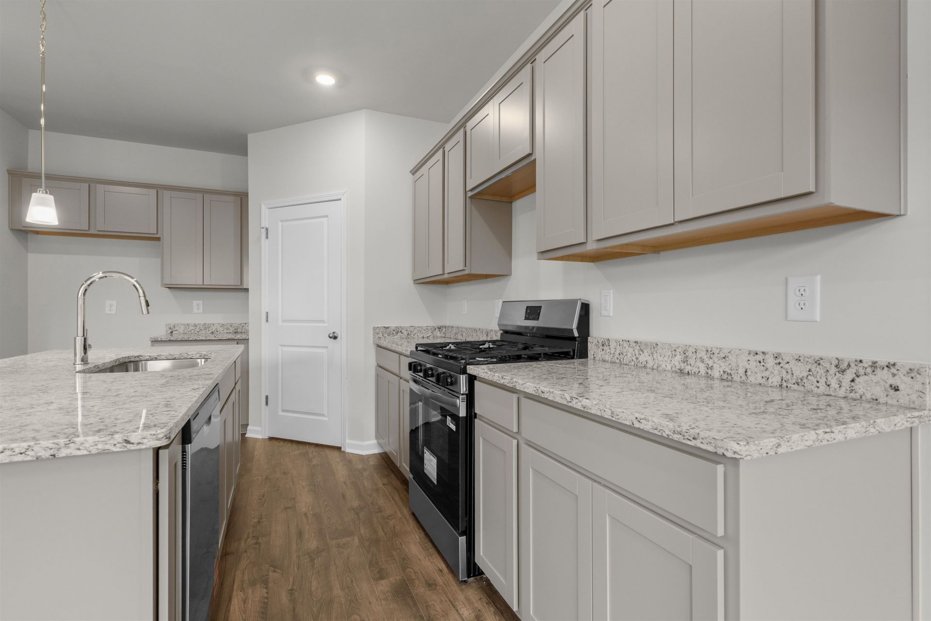 2915 Spain Ln. Photo 15