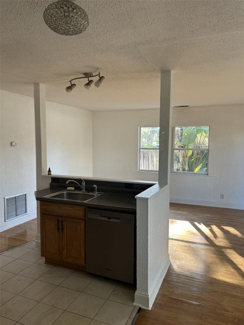 5038 37th Avenue N, Saint Petersburg, FL 33710 Photo