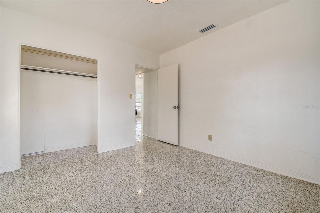 5236 32nd Terrace N, Saint Petersburg, FL 33710 Photo