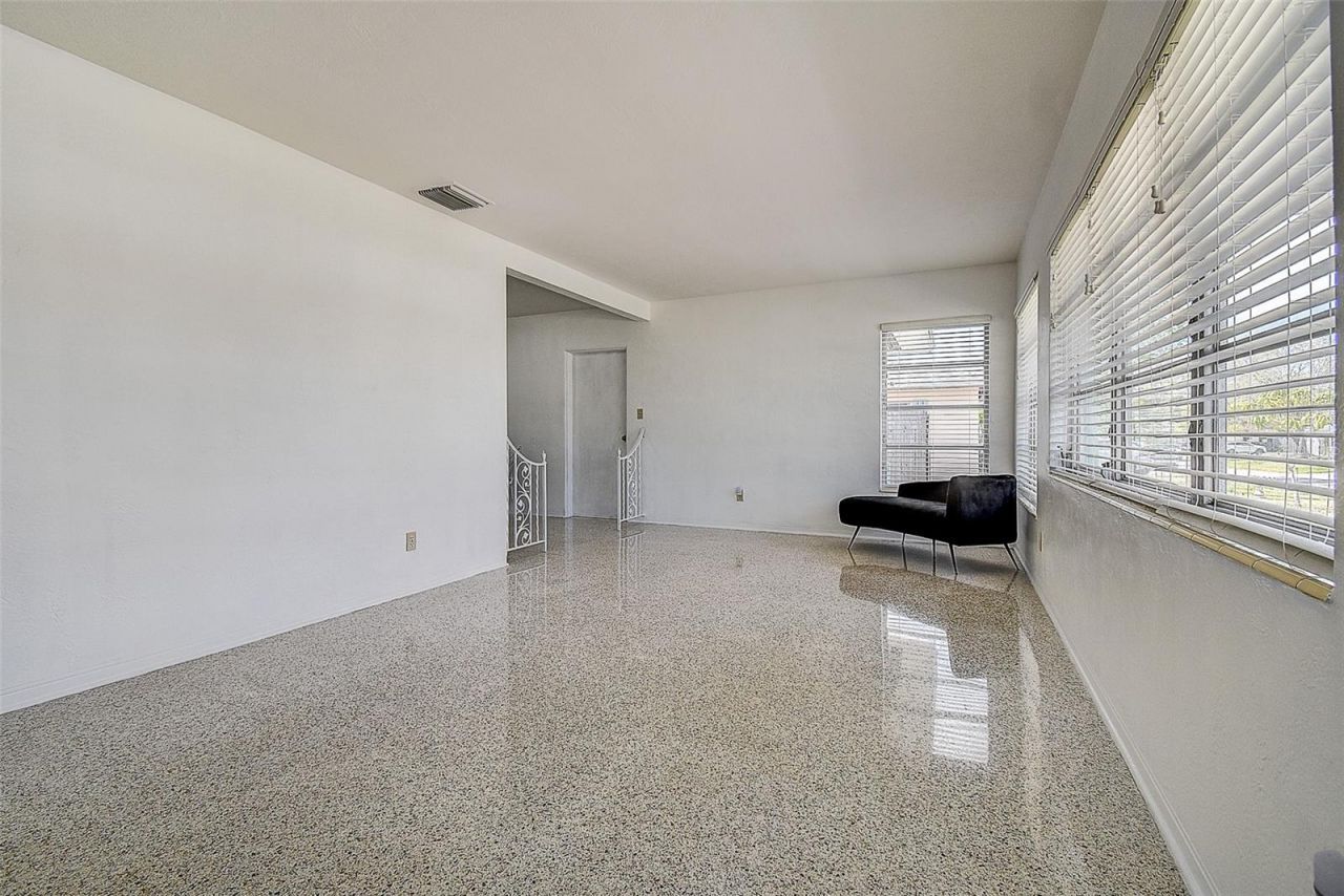 5236 32nd Terrace N, Saint Petersburg, FL 33710 Photo