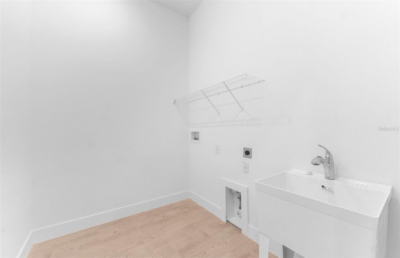 37265 Gunnison Drive, Zephyrhills, FL 33540 Photo