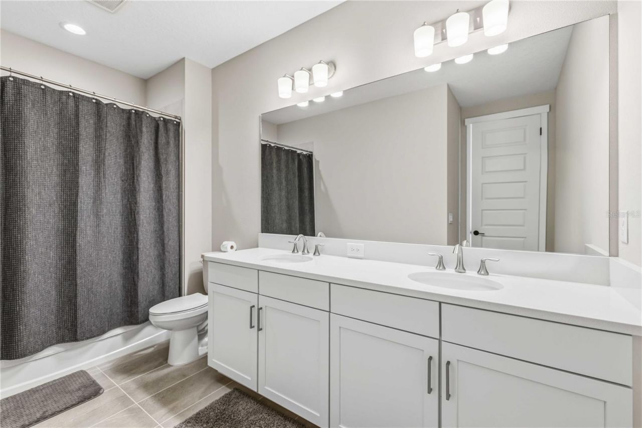 17109 Sweetwater Village Drive, Lakewood Ranch, FL 34211 Photo