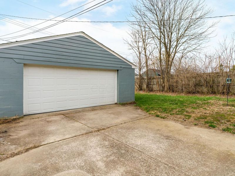 3755 Lynward Road , Columbus, OH 43228 Photo 3