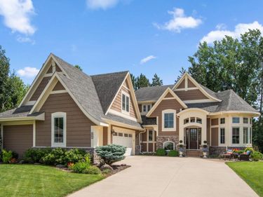 6357 Coteau Trail, Eden Prairie, MN 55344