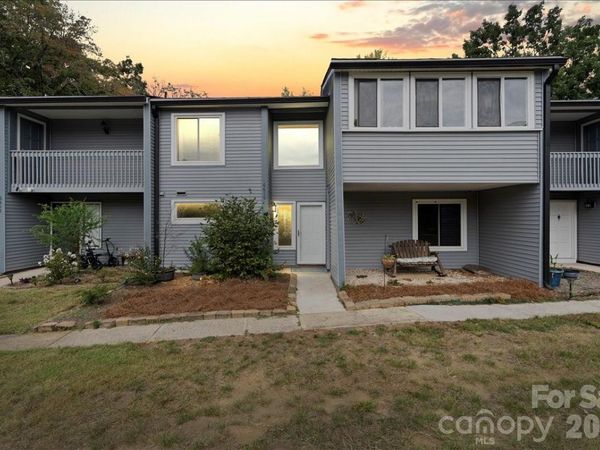 6610 Point Comfort Lane , Charlotte, NC 28226