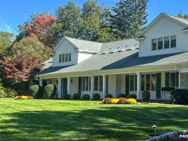 30 Chestnut Ridge Road, SADDLE RIVER, NJ 07458