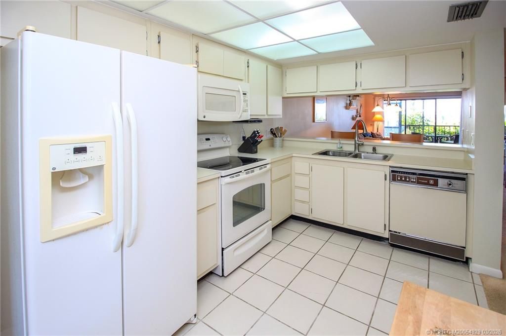 4620 NE Sandpebble Trace, Unit 104, Stuart, FL 34996 Photo