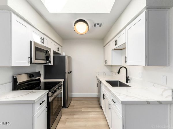 522 W BLACKHAWK Drive, Unit 3, Phoenix, AZ 85027