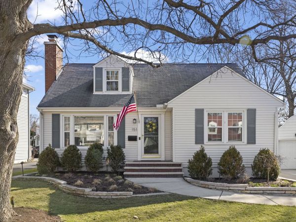 151 East Road , Glen Ellyn, IL 60137