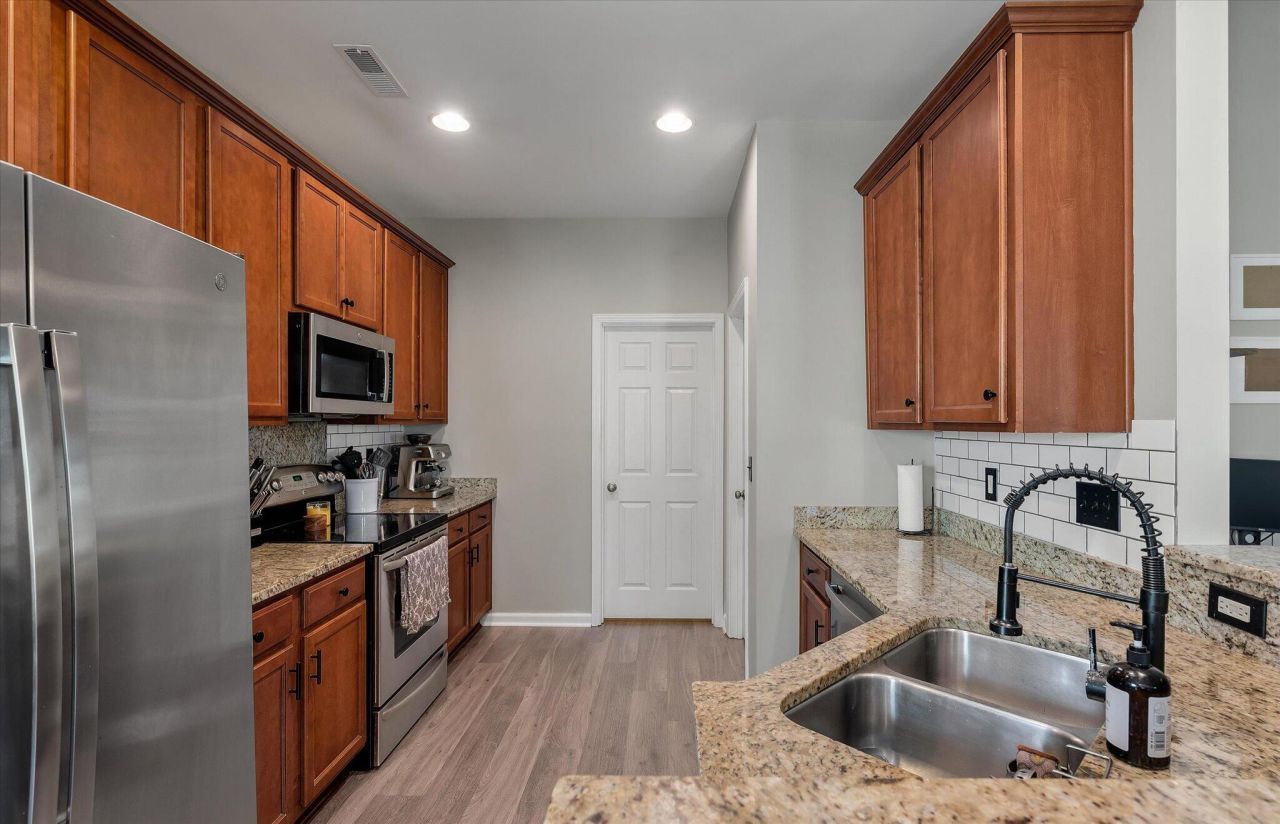 411 Brawley Drive Photo 11