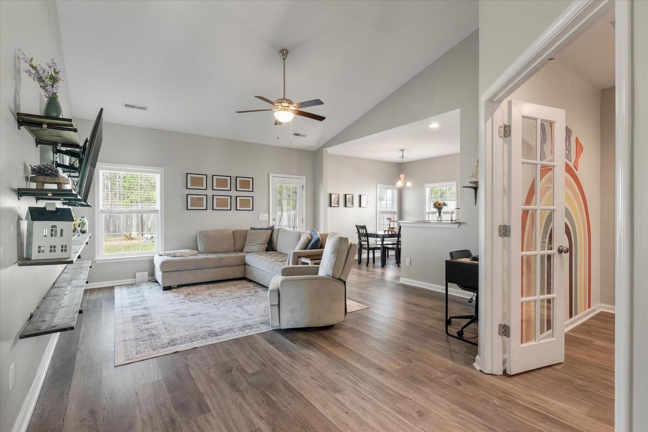 411 Brawley Drive Photo 6