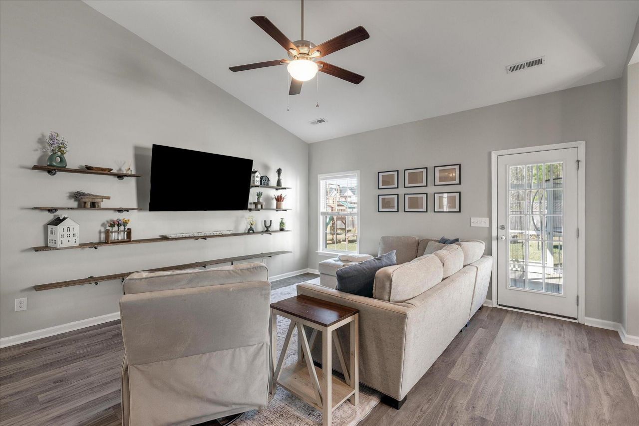 411 Brawley Drive Photo 8