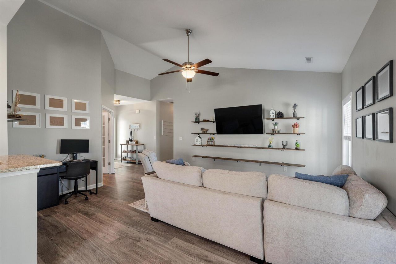 411 Brawley Drive Photo 9