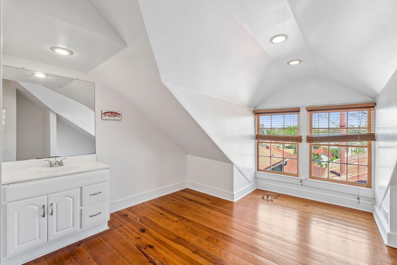 212 Calhoun Street Photo 44