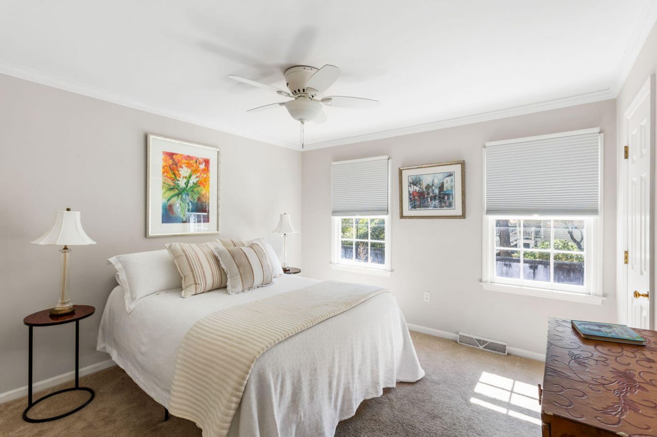 12 George Street Photo 15