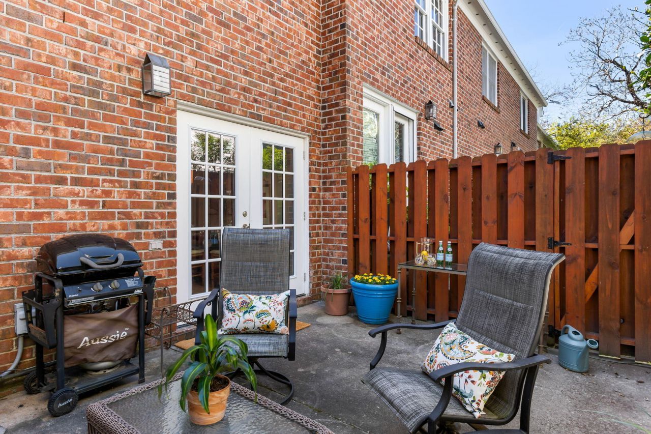 12 George Street Photo 17