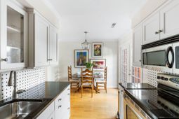 12 George Street photo 4