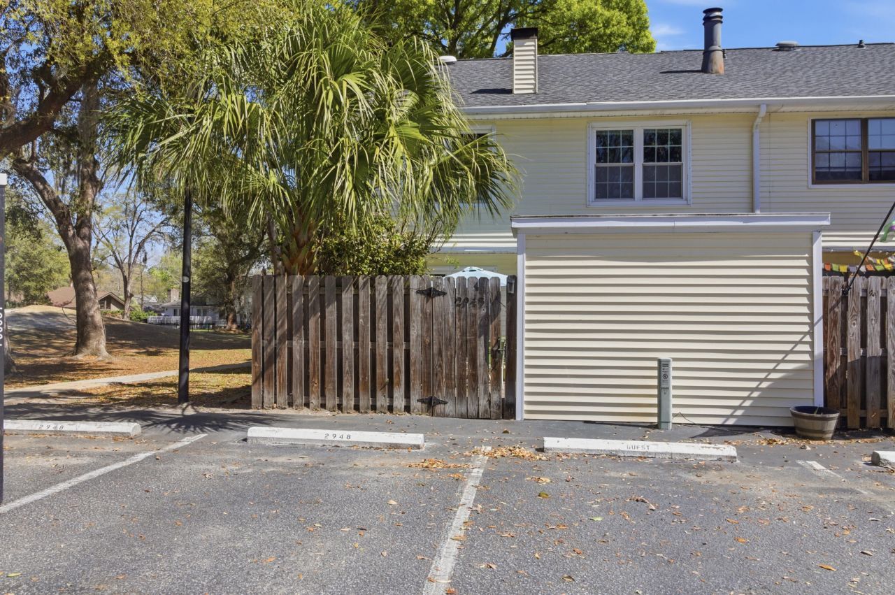 2948 Cathedral Lane Photo 33