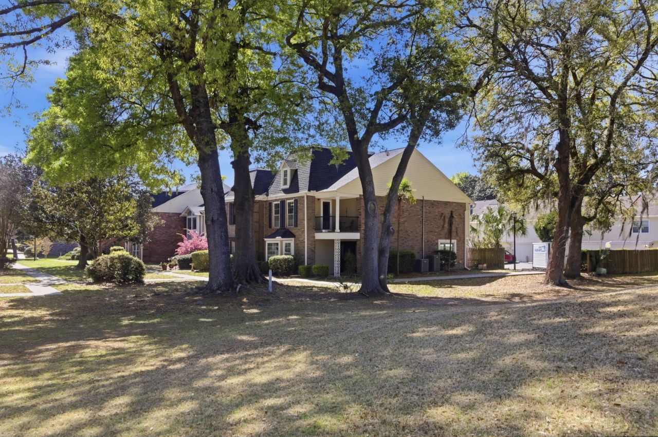 2948 Cathedral Lane Photo 4