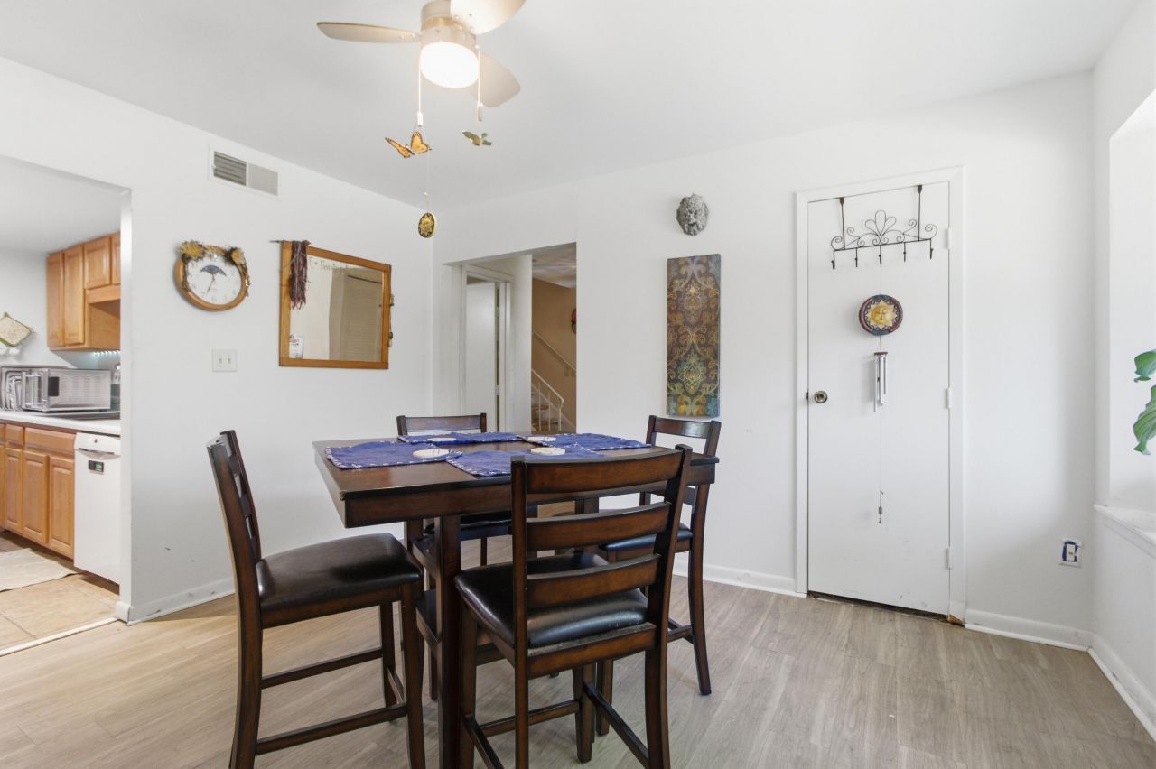 2948 Cathedral Lane Photo 9