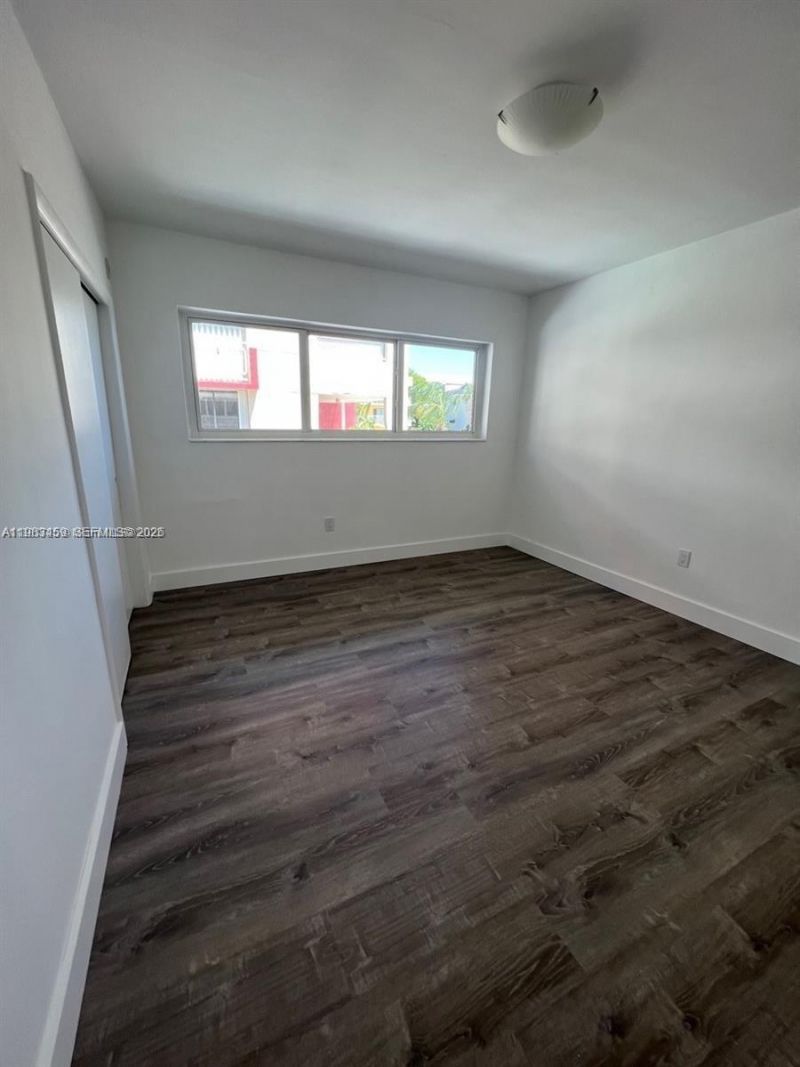 462 Golden Isles Dr, Unit 202, Hallandale Beach, FL 33009 Photo