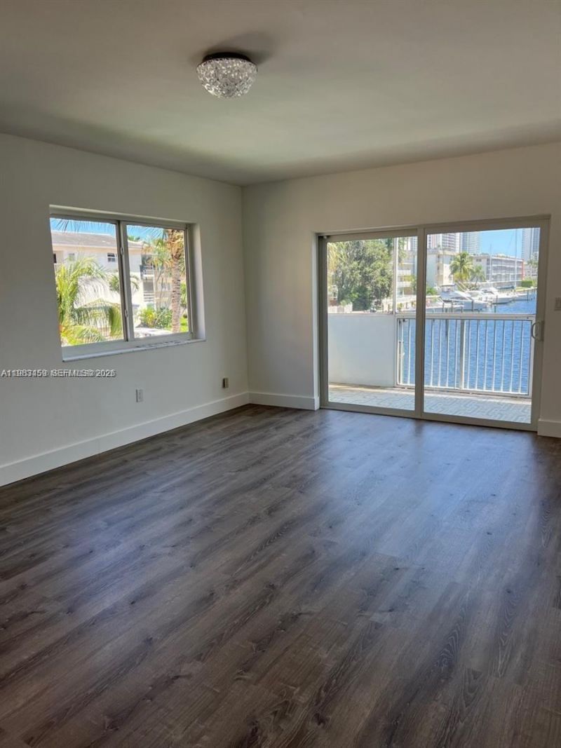 462 Golden Isles Dr, Unit 202, Hallandale Beach, FL 33009 Photo