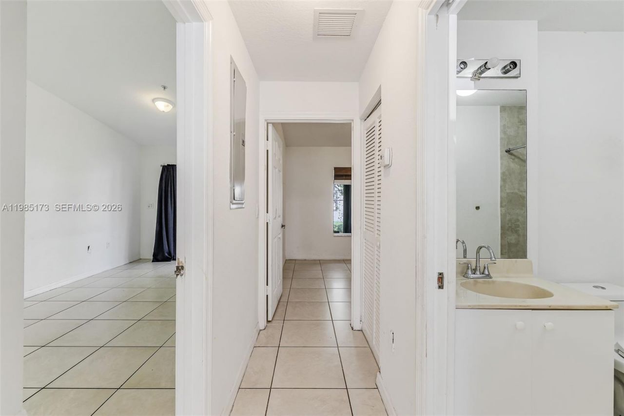 3916 SW 48th Ave , Pembroke Park, FL 33023 Photo