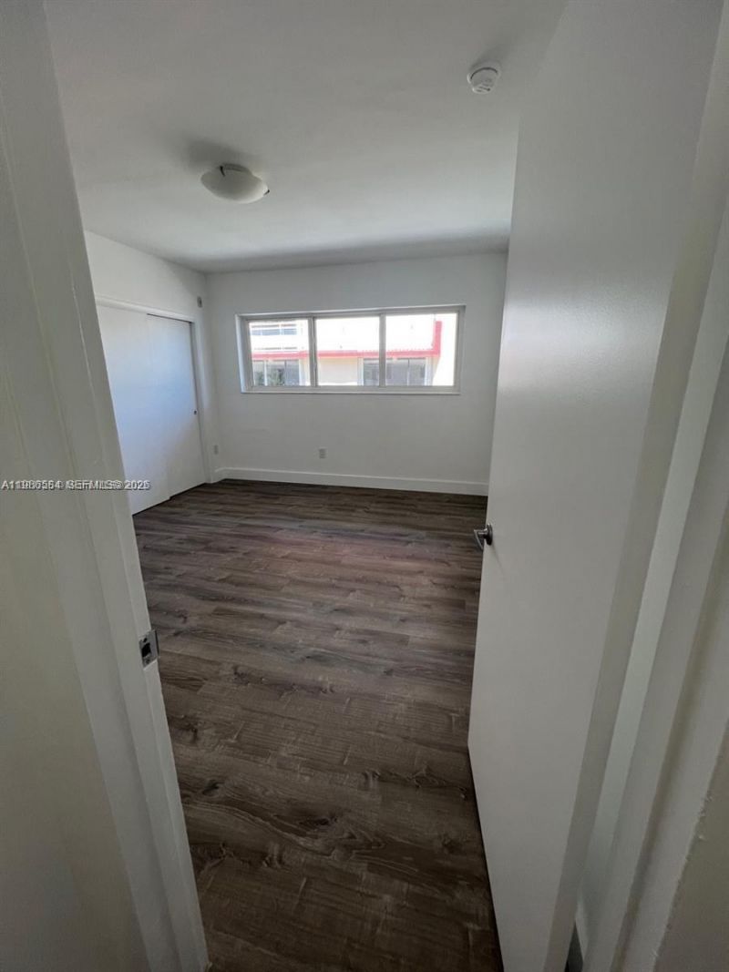 462 Golden Isles Dr, Unit 202, Hallandale Beach, FL 33009 Photo