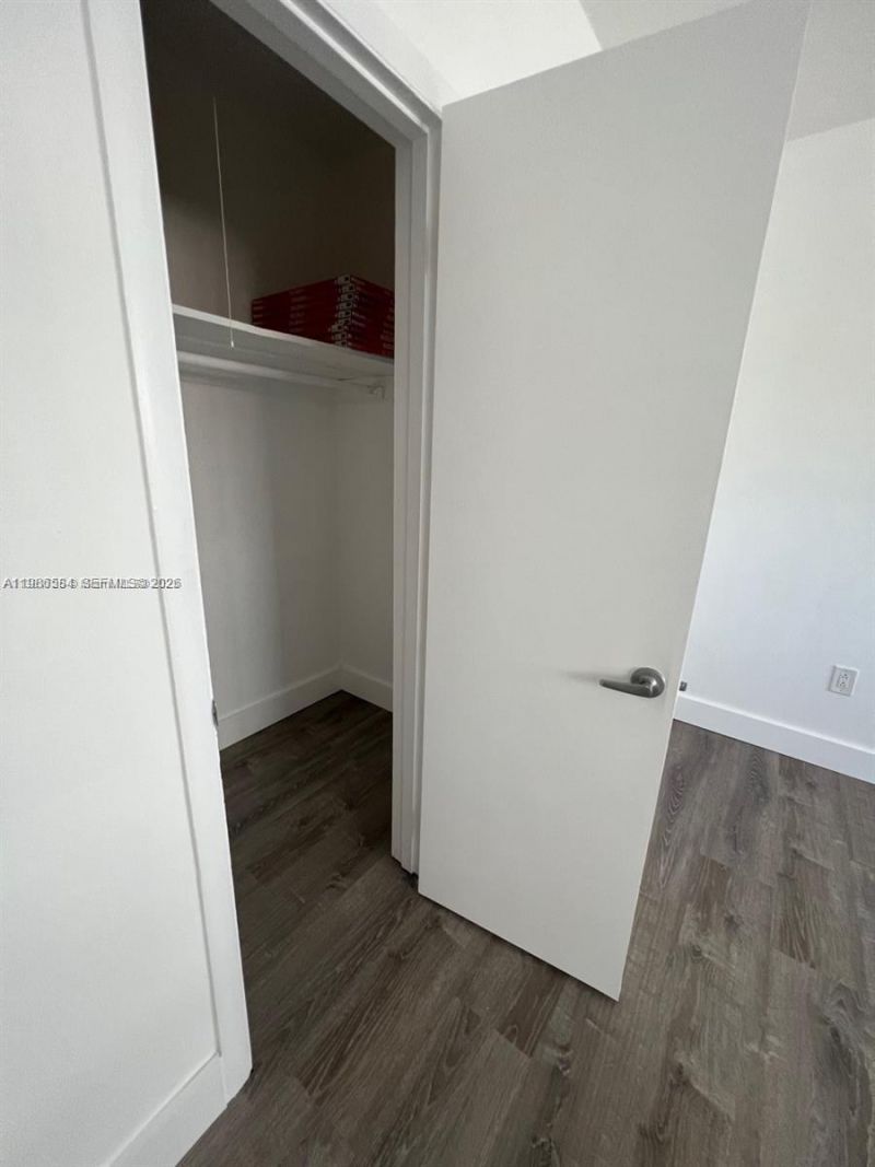 462 Golden Isles Dr, Unit 202, Hallandale Beach, FL 33009 Photo