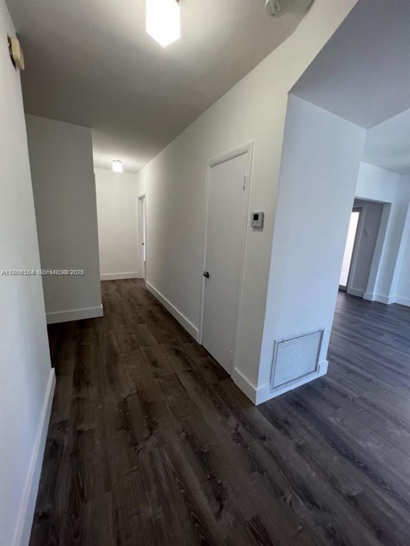 462 Golden Isles Dr, Unit 202, Hallandale Beach, FL 33009 Photo