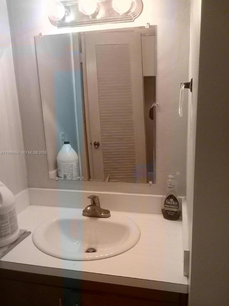 140 Royal Palm Rd , Unit 107, Hialeah Gardens, FL 33016 Photo