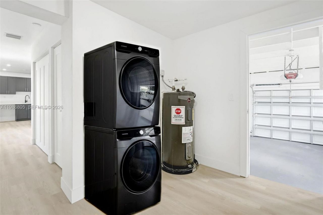 1061 NW 87th St , Miami, FL 33150 Photo