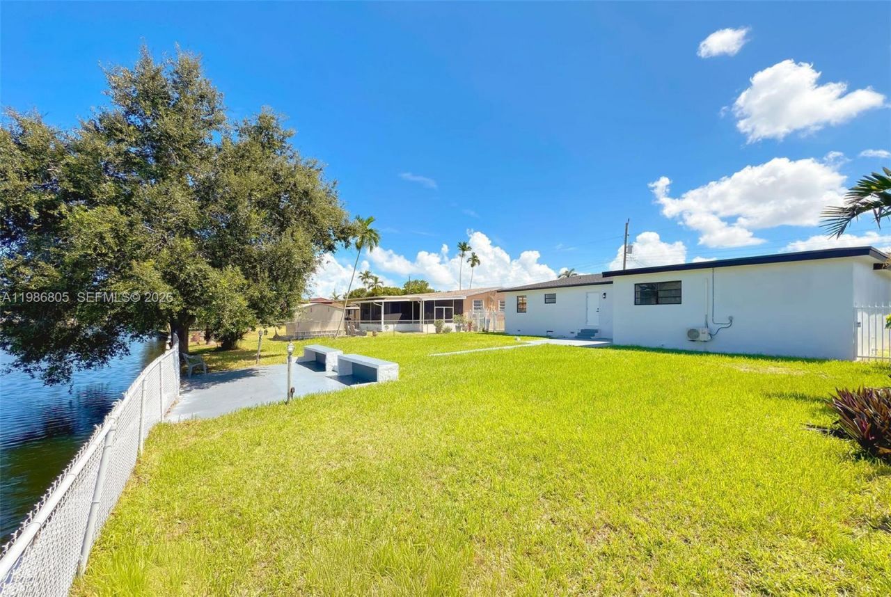 1061 NW 87th St , Miami, FL 33150 Photo