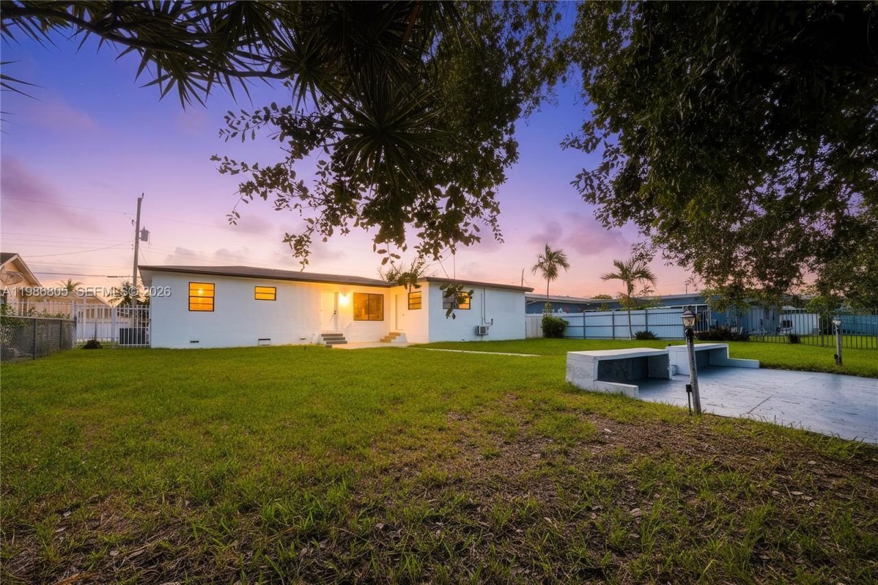 1061 NW 87th St , Miami, FL 33150 Photo