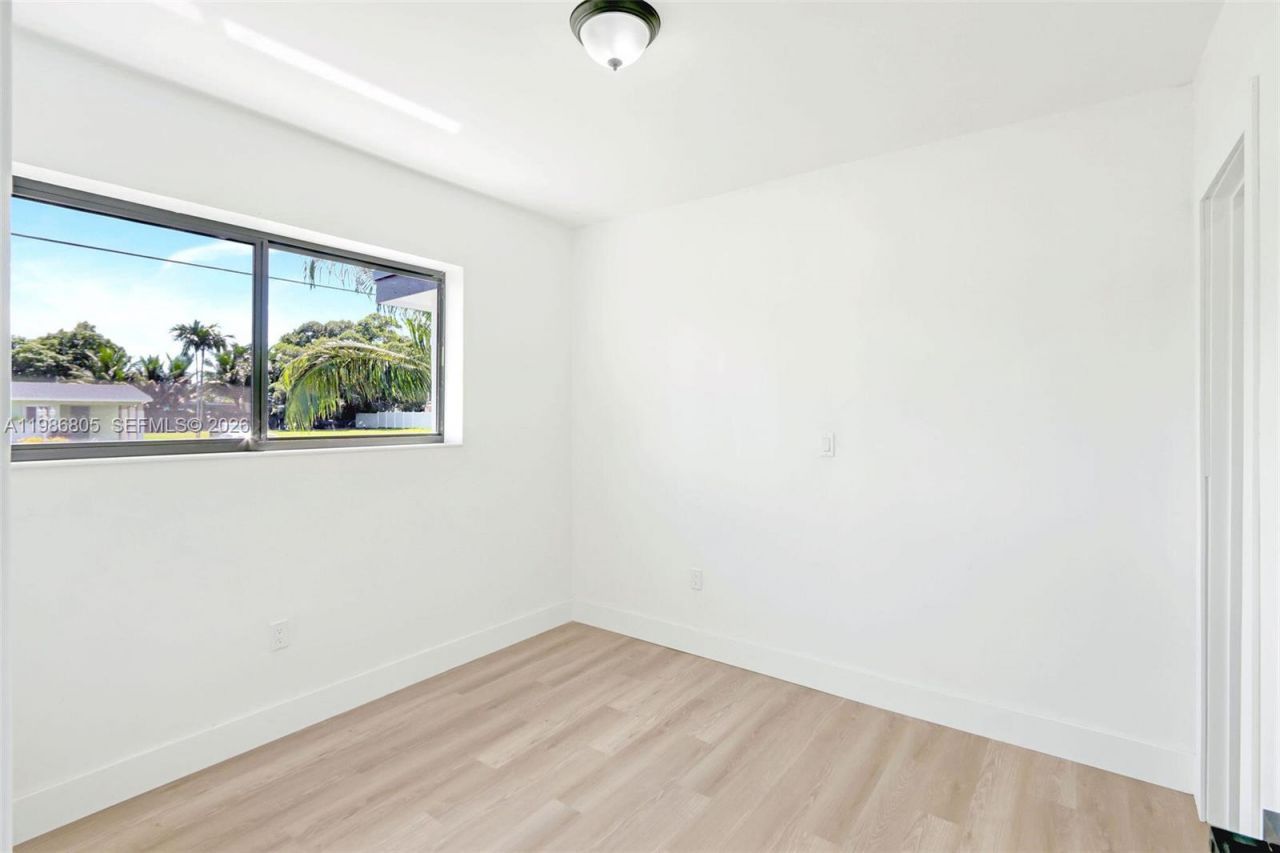 1061 NW 87th St , Miami, FL 33150 Photo